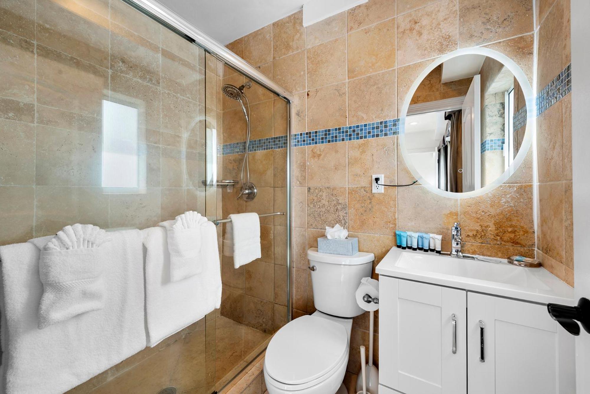 Isle Of Venice And Marina Apartahotel *